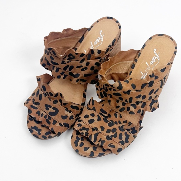 FREE PEOPLE Rosie Animal Print Ruffle Straps Slip On Heels Size EU 37 - Picture 8 of 11